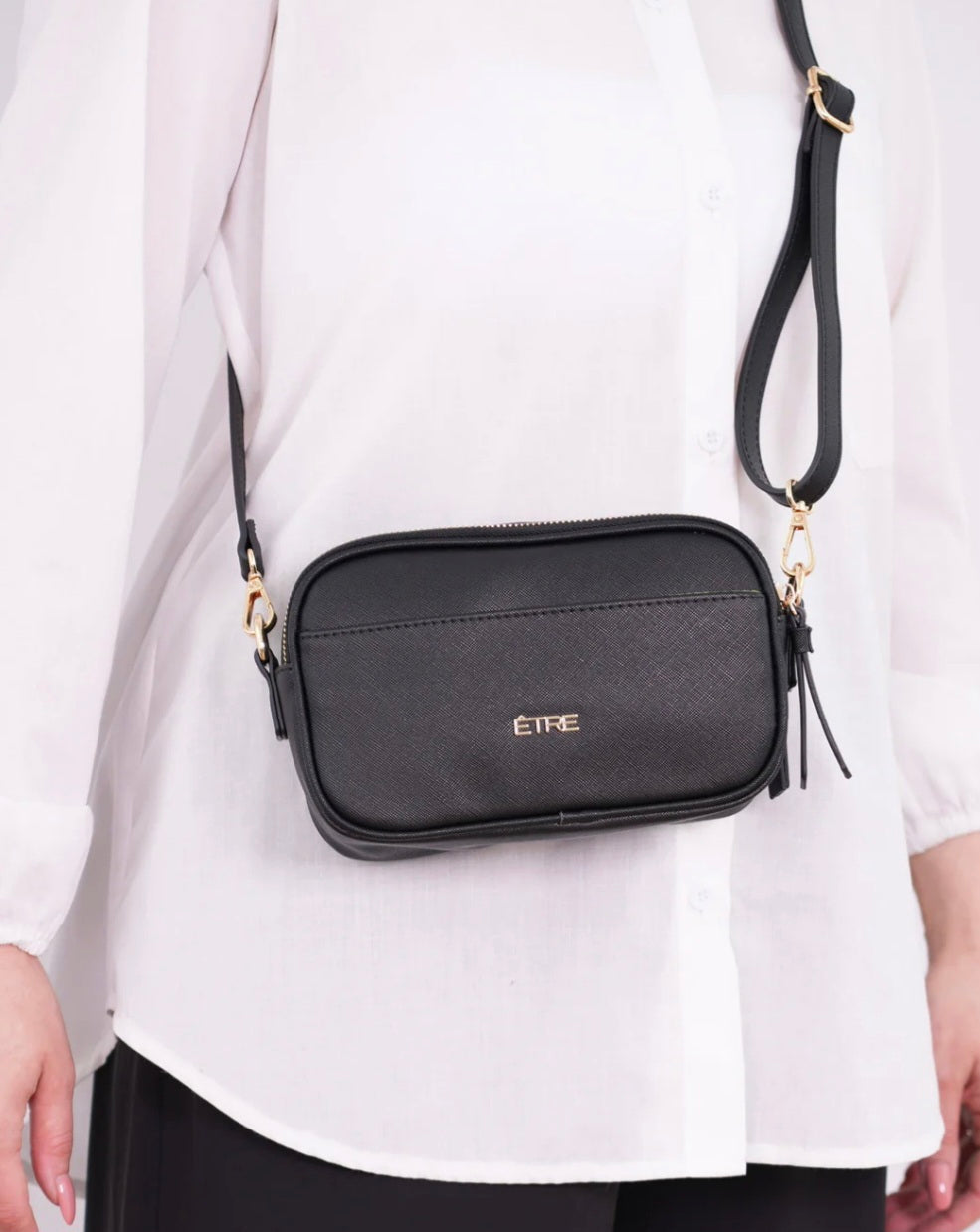 Juniper Cross Body Bag in Black