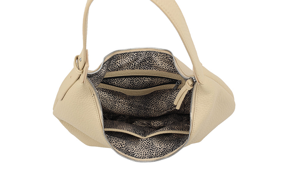 Dolly Shoulder Bag in Ecru