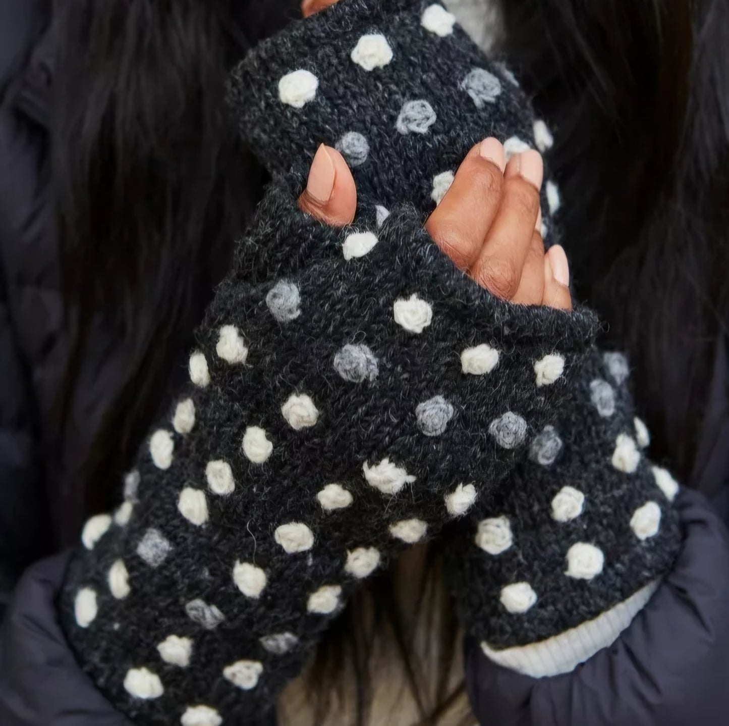 Kew Handwarmers in Charcoal