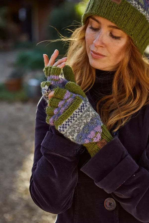 Classic Fairisle Glove Mitts in Olive