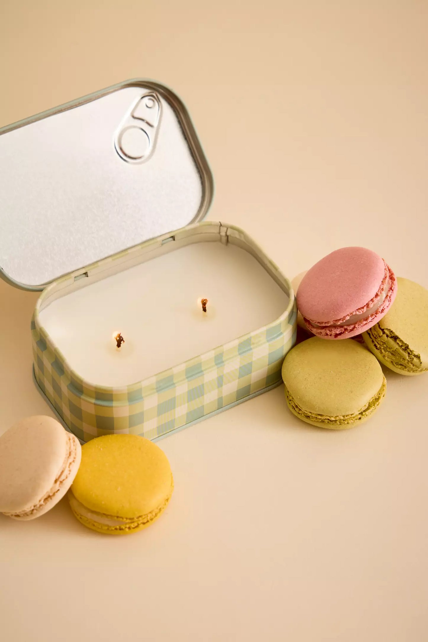 Paddywax Bistro Amber & Pistachio Macaron Tin Soy Candle