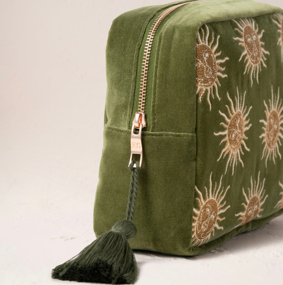 Sun Goddess Wash Bag in Fern Green