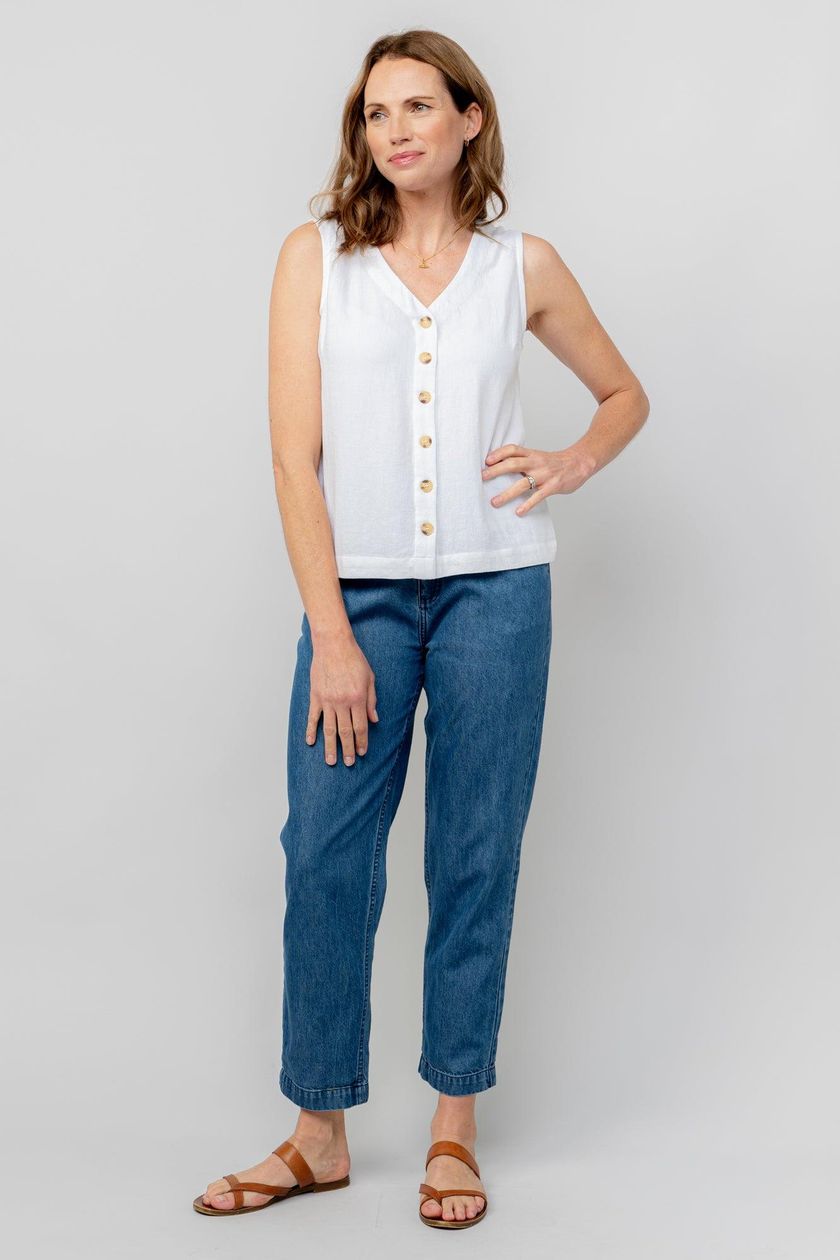 Lily & Me Allium Vest in White