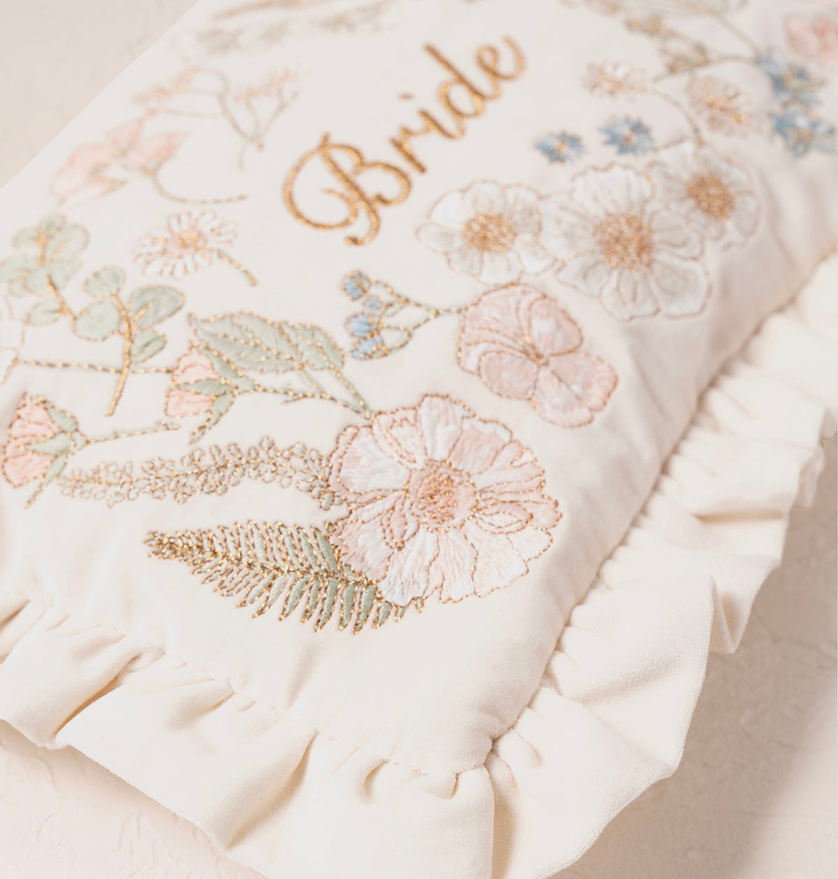 Pressed Flowers Bride Everyday Frill Pouch