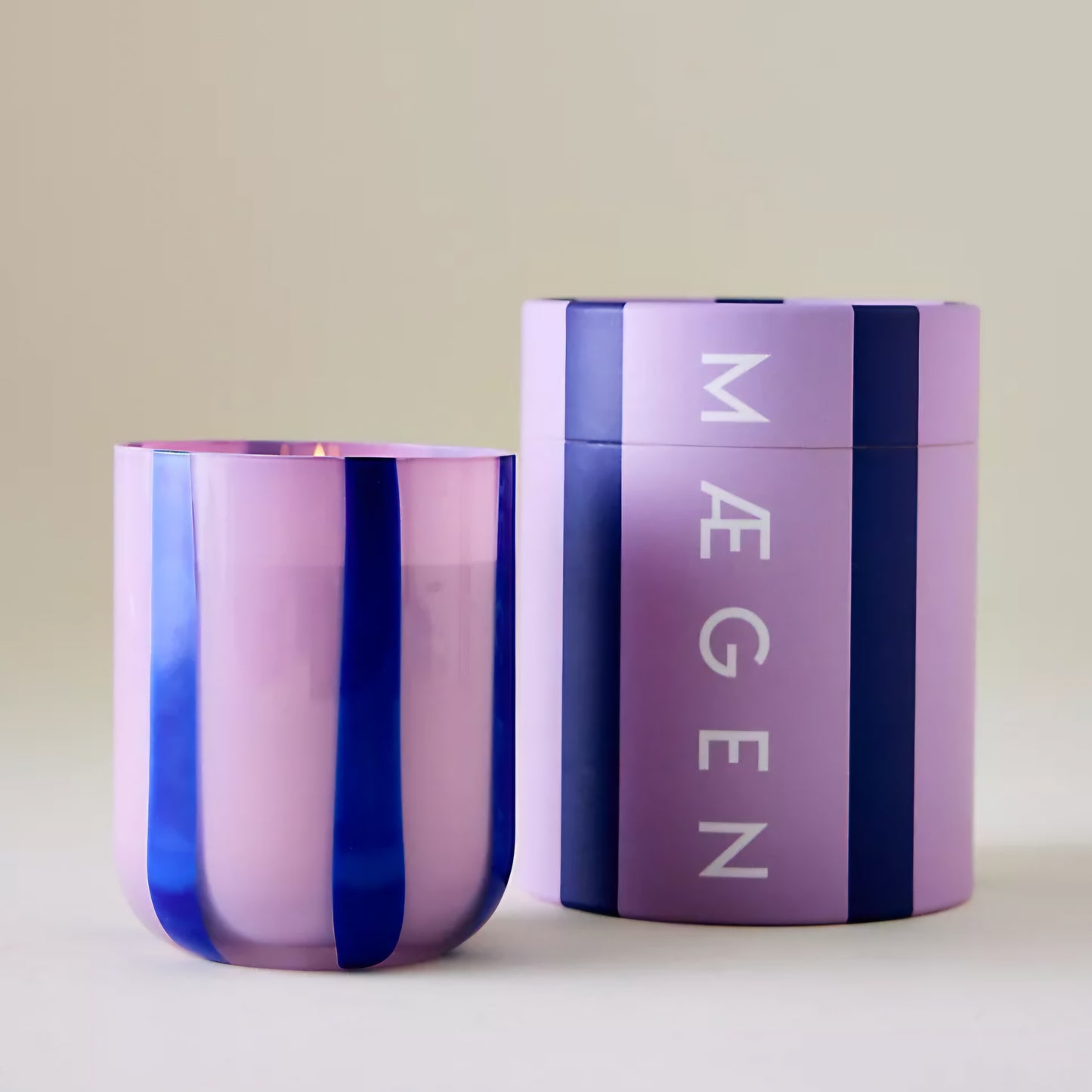 Maegen Black Current & Oudh Candle