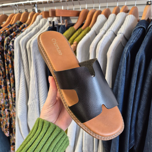Santal Slides in Black