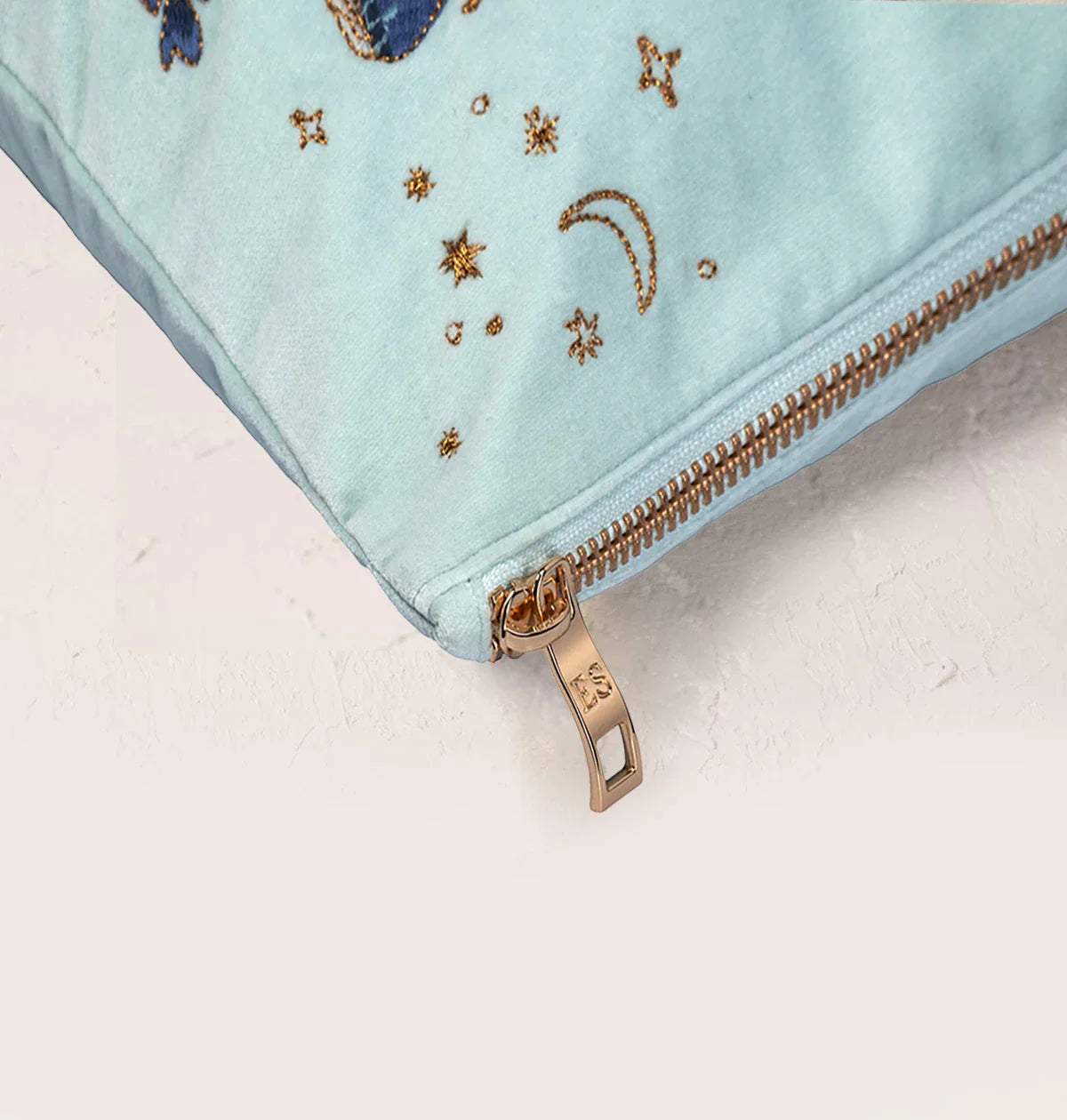 Mystical Whale Everyday Pouch Ice Blue